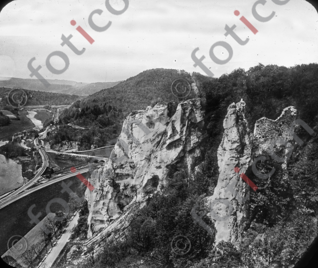 Das obere Donautal | The upper Danube Valley - Foto foticon-simon-127-051-sw.jpg | foticon.de - Bilddatenbank für Motive aus Geschichte und Kultur